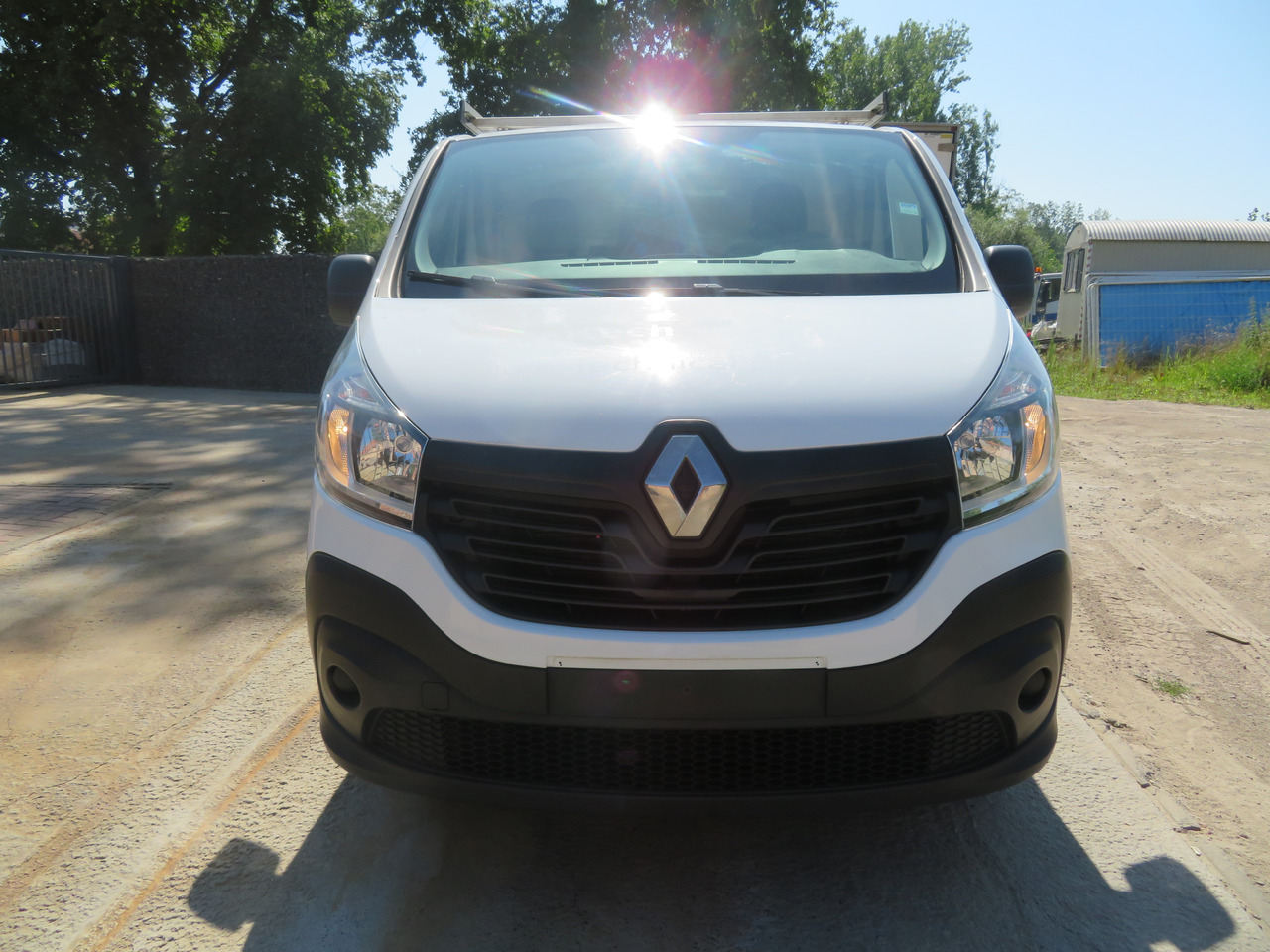 Renault Trafic 1.6dCi Grand Confort - L2H1 - Pieni pakettiauto: kuva Renault Trafic 1.6dCi Grand Confort - L2H1 - Pieni pakettiauto Renault Trafic 1.6dCi Grand Confort - L2H1 - Pieni pakettiauto: kuva Renault Trafic 1.6dCi Grand Confort - L2H1 - Pieni pakettiauto