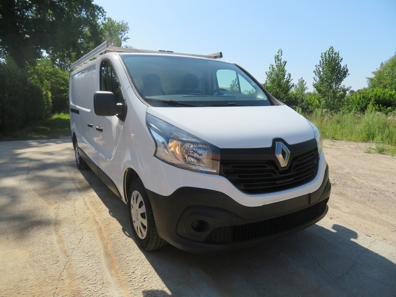 Renault Trafic 1.6dCi Grand Confort - L2H1 - Pieni pakettiauto: kuva Renault Trafic 1.6dCi Grand Confort - L2H1 - Pieni pakettiauto Renault Trafic 1.6dCi Grand Confort - L2H1 - Pieni pakettiauto: kuva Renault Trafic 1.6dCi Grand Confort - L2H1 - Pieni pakettiauto