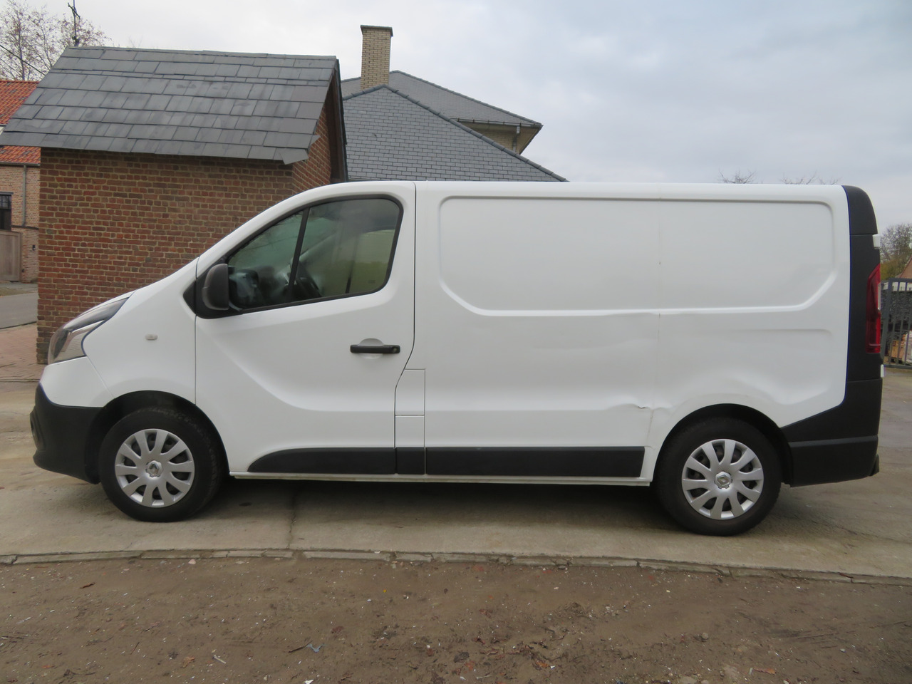 Renault Trafic 1.6dCi L1H1 - Pieni pakettiauto: kuva Renault Trafic 1.6dCi L1H1 - Pieni pakettiauto Renault Trafic 1.6dCi L1H1 - Pieni pakettiauto: kuva Renault Trafic 1.6dCi L1H1 - Pieni pakettiauto