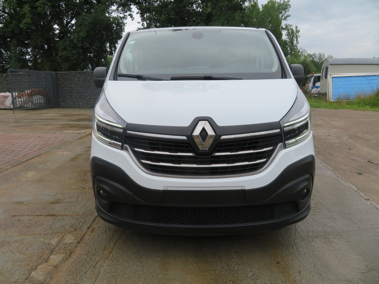 Renault Trafic 2.0dCi Grand Confort - L2H1 - Pieni pakettiauto: kuva Renault Trafic 2.0dCi Grand Confort - L2H1 - Pieni pakettiauto Renault Trafic 2.0dCi Grand Confort - L2H1 - Pieni pakettiauto: kuva Renault Trafic 2.0dCi Grand Confort - L2H1 - Pieni pakettiauto