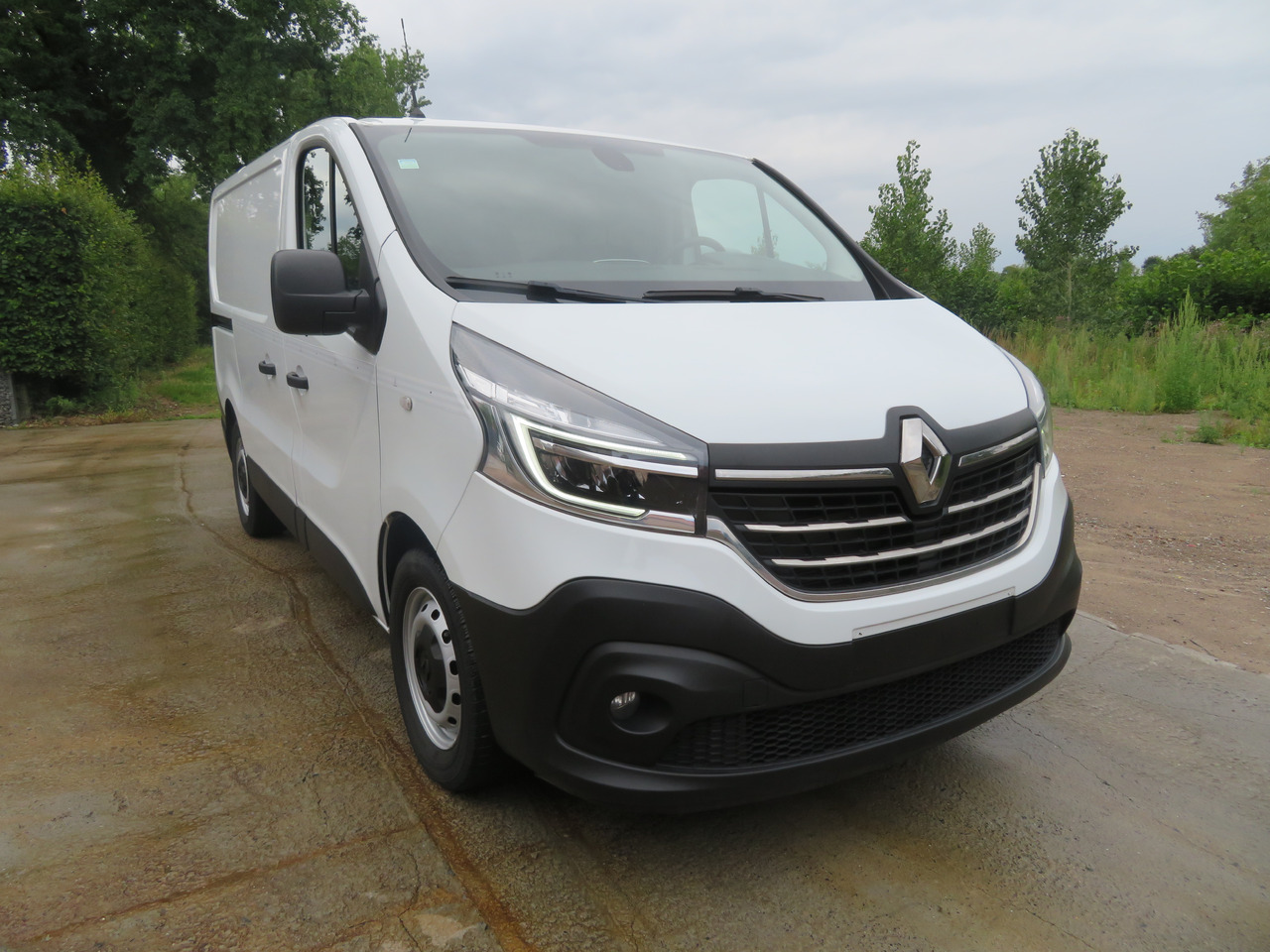 Renault Trafic 2.0dCi Grand Confort - L2H1 - Pieni pakettiauto: kuva Renault Trafic 2.0dCi Grand Confort - L2H1 - Pieni pakettiauto Renault Trafic 2.0dCi Grand Confort - L2H1 - Pieni pakettiauto: kuva Renault Trafic 2.0dCi Grand Confort - L2H1 - Pieni pakettiauto