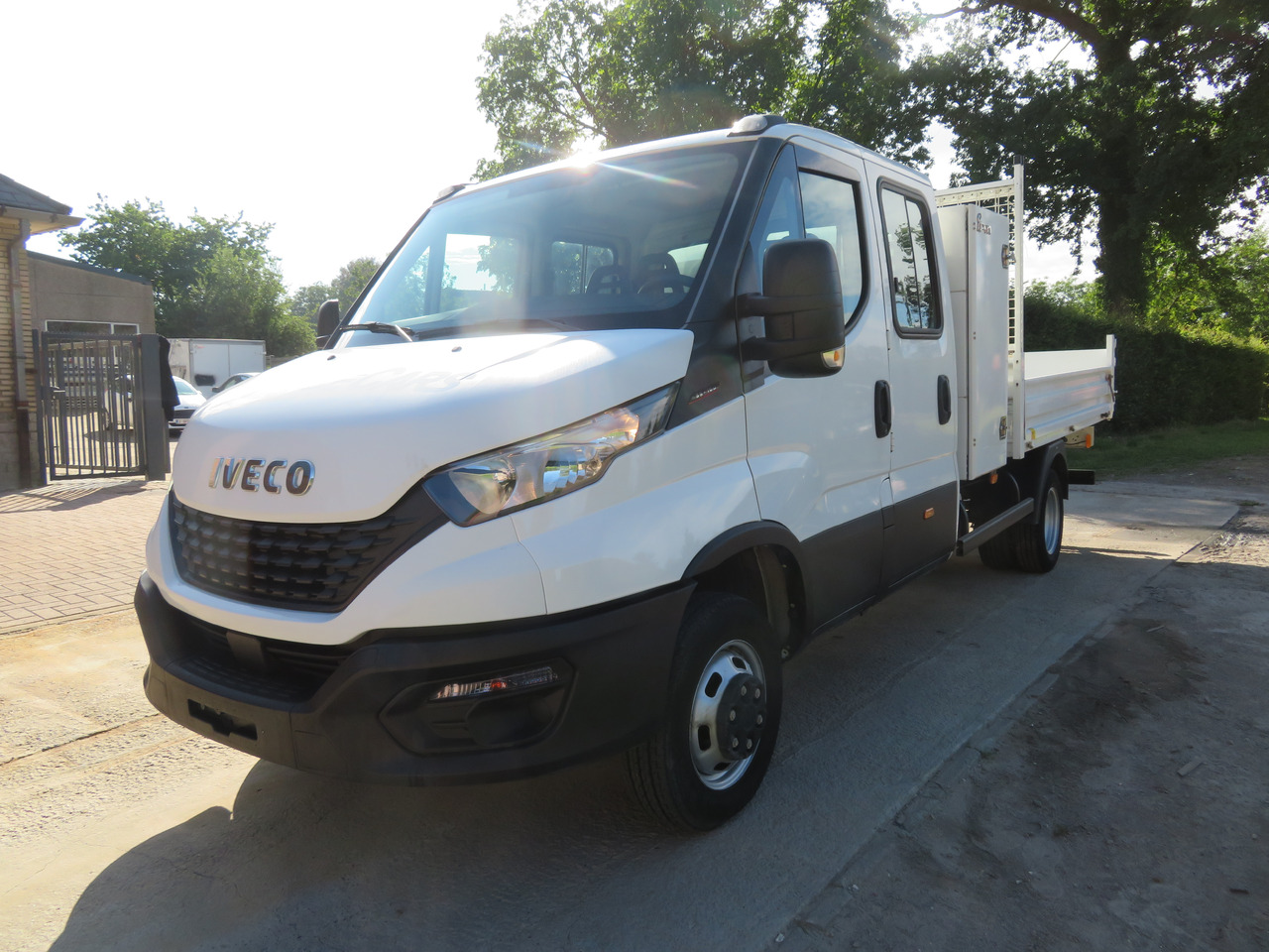 Iveco Daily 35C16 3.0 Dubbel cabine - Kipper - Tavara-auto, Jatko-ohjaamo kevyt kuorma-auto: kuva Iveco Daily 35C16 3.0 Dubbel cabine - Kipper - Tavara-auto, Jatko-ohjaamo kevyt kuorma-auto Iveco Daily 35C16 3.0 Dubbel cabine - Kipper - Tavara-auto, Jatko-ohjaamo kevyt kuorma-auto: kuva Iveco Daily 35C16 3.0 Dubbel cabine - Kipper - Tavara-auto, Jatko-ohjaamo kevyt kuorma-auto