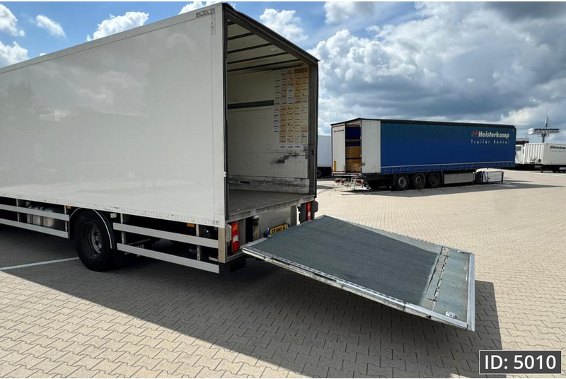 Mercedes-Benz Antos 1824 Day Cab, Euro 6, / Cargolift 2500KG - Umpikori kuorma-auto: kuva Mercedes-Benz Antos 1824 Day Cab, Euro 6, / Cargolift 2500KG - Umpikori kuorma-auto Mercedes-Benz Antos 1824 Day Cab, Euro 6, / Cargolift 2500KG - Umpikori kuorma-auto: kuva Mercedes-Benz Antos 1824 Day Cab, Euro 6, / Cargolift 2500KG - Umpikori kuorma-auto