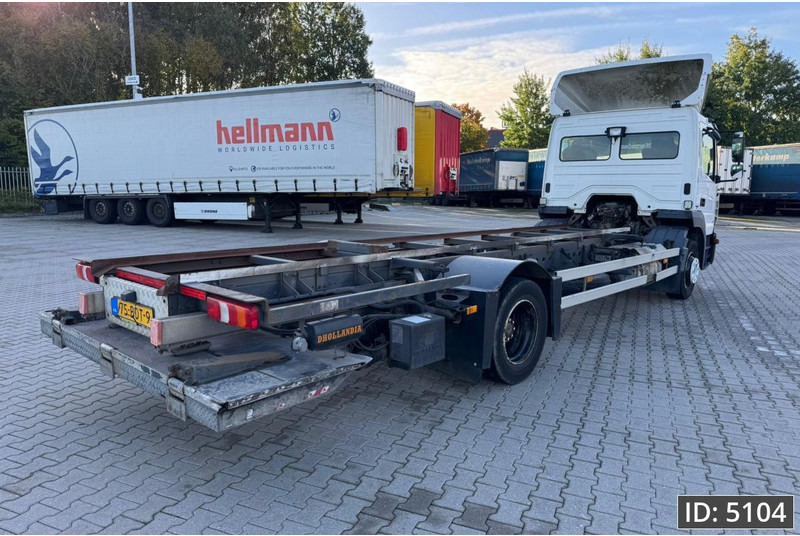 Mercedes-Benz Atego 1318 Day Cab, Euro 6, / BDF / DHOLLANDIA 2000KG - Konttialus/ Vaihtokuormatilat kuorma-auto: kuva Mercedes-Benz Atego 1318 Day Cab, Euro 6, / BDF / DHOLLANDIA 2000KG - Konttialus/ Vaihtokuormatilat kuorma-auto Mercedes-Benz Atego 1318 Day Cab, Euro 6, / BDF / DHOLLANDIA 2000KG - Konttialus/ Vaihtokuormatilat kuorma-auto: kuva Mercedes-Benz Atego 1318 Day Cab, Euro 6, / BDF / DHOLLANDIA 2000KG - Konttialus/ Vaihtokuormatilat kuorma-auto