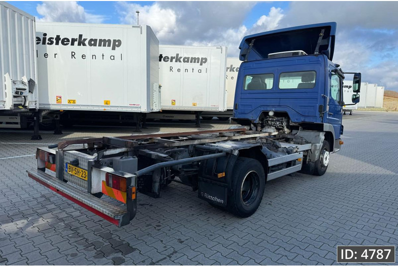 Mercedes-Benz Atego 816 Day Cab, Euro 5, BDF / EPS automatic / standklima / Hydraulic system - Konttialus/ Vaihtokuormatilat kuorma-auto: kuva Mercedes-Benz Atego 816 Day Cab, Euro 5, BDF / EPS automatic / standklima / Hydraulic system - Konttialus/ Vaihtokuormatilat kuorma-auto Mercedes-Benz Atego 816 Day Cab, Euro 5, BDF / EPS automatic / standklima / Hydraulic system - Konttialus/ Vaihtokuormatilat kuorma-auto: kuva Mercedes-Benz Atego 816 Day Cab, Euro 5, BDF / EPS automatic / standklima / Hydraulic system - Konttialus/ Vaihtokuormatilat kuorma-auto
