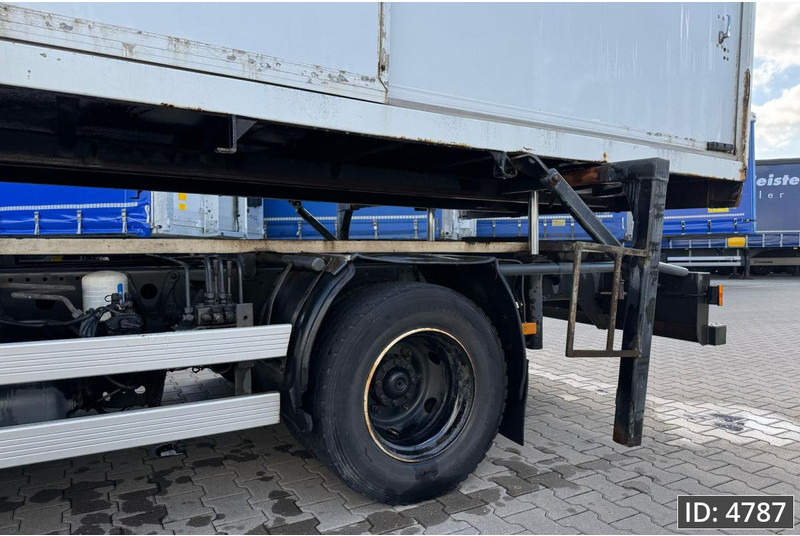 Mercedes-Benz Atego 816 Day Cab, Euro 5, BDF / EPS automatic / standklima / Hydraulic system - Konttialus/ Vaihtokuormatilat kuorma-auto: kuva Mercedes-Benz Atego 816 Day Cab, Euro 5, BDF / EPS automatic / standklima / Hydraulic system - Konttialus/ Vaihtokuormatilat kuorma-auto Mercedes-Benz Atego 816 Day Cab, Euro 5, BDF / EPS automatic / standklima / Hydraulic system - Konttialus/ Vaihtokuormatilat kuorma-auto: kuva Mercedes-Benz Atego 816 Day Cab, Euro 5, BDF / EPS automatic / standklima / Hydraulic system - Konttialus/ Vaihtokuormatilat kuorma-auto
