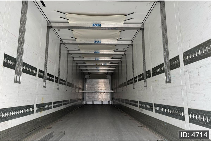 Schmitz Cargobull Thermo king SLXe400 / Double stock / Huckepack / 4 pcs - Refrigeraattori puoliperävaunu: kuva Schmitz Cargobull Thermo king SLXe400 / Double stock / Huckepack / 4 pcs - Refrigeraattori puoliperävaunu Schmitz Cargobull Thermo king SLXe400 / Double stock / Huckepack / 4 pcs - Refrigeraattori puoliperävaunu: kuva Schmitz Cargobull Thermo king SLXe400 / Double stock / Huckepack / 4 pcs - Refrigeraattori puoliperävaunu