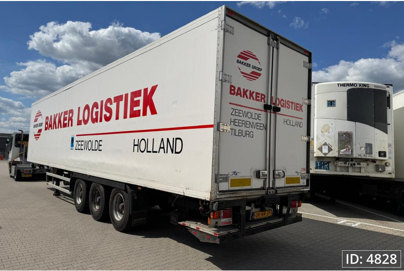Sor Iberica SP71 / Lift axle - Refrigeraattori puoliperävaunu: kuva Sor Iberica SP71 / Lift axle - Refrigeraattori puoliperävaunu Sor Iberica SP71 / Lift axle - Refrigeraattori puoliperävaunu: kuva Sor Iberica SP71 / Lift axle - Refrigeraattori puoliperävaunu