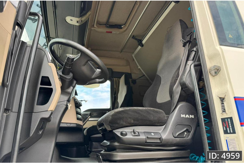 MAN TGX 18.460 XLX, Euro 6, / Fridge / 3 Pieces - Vetopöytäauto: kuva MAN TGX 18.460 XLX, Euro 6, / Fridge / 3 Pieces - Vetopöytäauto MAN TGX 18.460 XLX, Euro 6, / Fridge / 3 Pieces - Vetopöytäauto: kuva MAN TGX 18.460 XLX, Euro 6, / Fridge / 3 Pieces - Vetopöytäauto