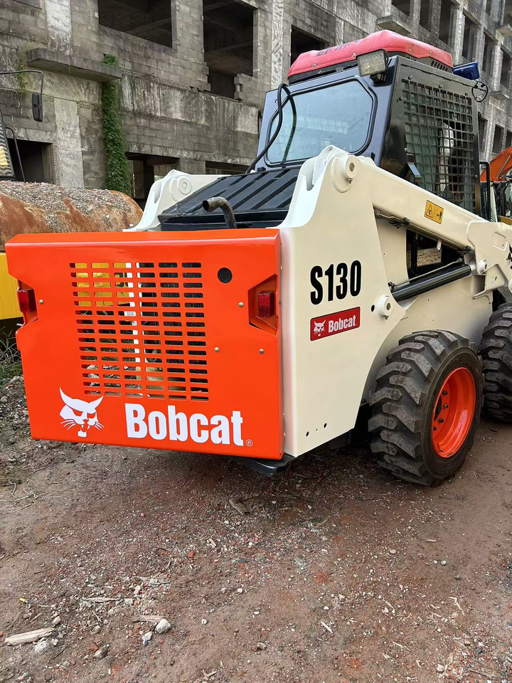 BOBCAT Skid Steer Loader S130 - Liukuohjattu kuormaaja: kuva BOBCAT Skid Steer Loader S130 - Liukuohjattu kuormaaja BOBCAT Skid Steer Loader S130 - Liukuohjattu kuormaaja: kuva BOBCAT Skid Steer Loader S130 - Liukuohjattu kuormaaja
