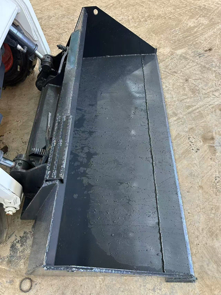 BOBCAT Skid Steer Loader S130 - Liukuohjattu kuormaaja: kuva BOBCAT Skid Steer Loader S130 - Liukuohjattu kuormaaja BOBCAT Skid Steer Loader S130 - Liukuohjattu kuormaaja: kuva BOBCAT Skid Steer Loader S130 - Liukuohjattu kuormaaja