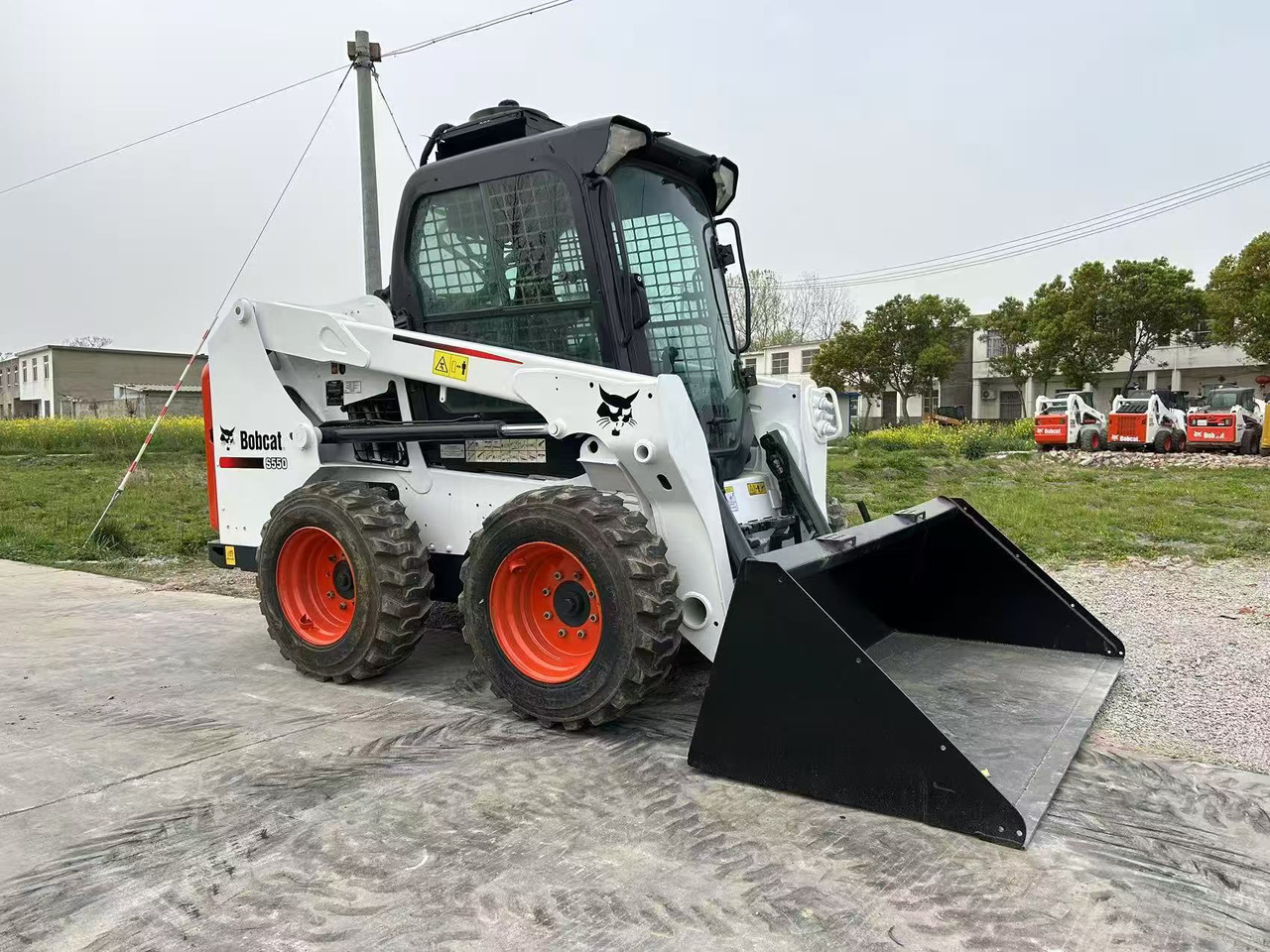 BOBCAT Skid Steer Loader S550 - Liukuohjattu kuormaaja: kuva BOBCAT Skid Steer Loader S550 - Liukuohjattu kuormaaja BOBCAT Skid Steer Loader S550 - Liukuohjattu kuormaaja: kuva BOBCAT Skid Steer Loader S550 - Liukuohjattu kuormaaja