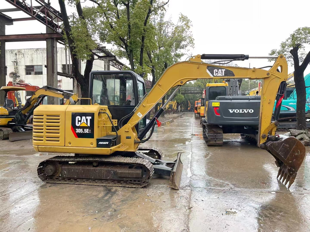 CAT 305.5E Mini excavator Click for Discount - Minikuormaaja: kuva CAT 305.5E Mini excavator Click for Discount - Minikuormaaja CAT 305.5E Mini excavator Click for Discount - Minikuormaaja: kuva CAT 305.5E Mini excavator Click for Discount - Minikuormaaja