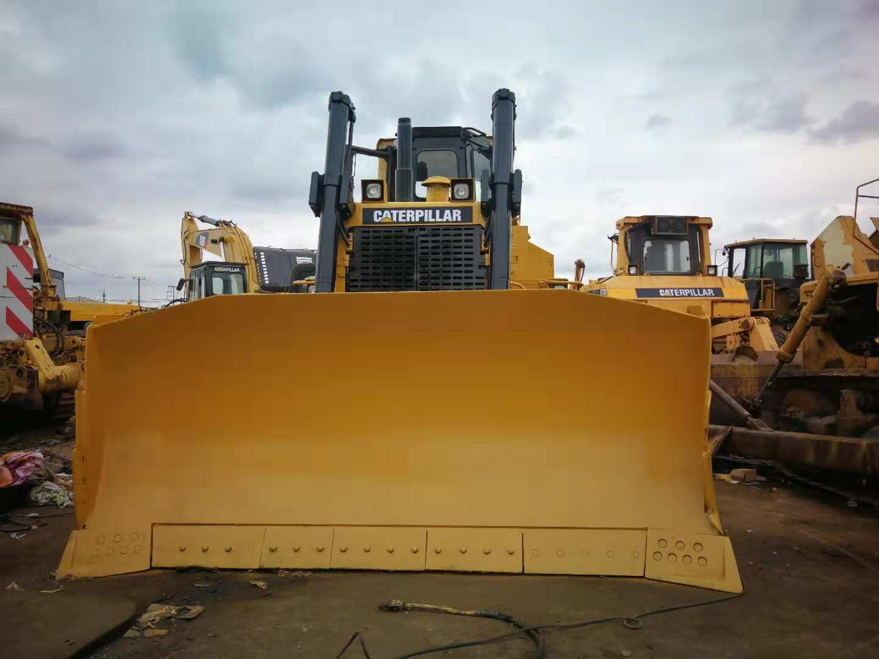 CATERPILLAR D8N - Pyöräkuormaaja: kuva CATERPILLAR D8N - Pyöräkuormaaja CATERPILLAR D8N - Pyöräkuormaaja: kuva CATERPILLAR D8N - Pyöräkuormaaja