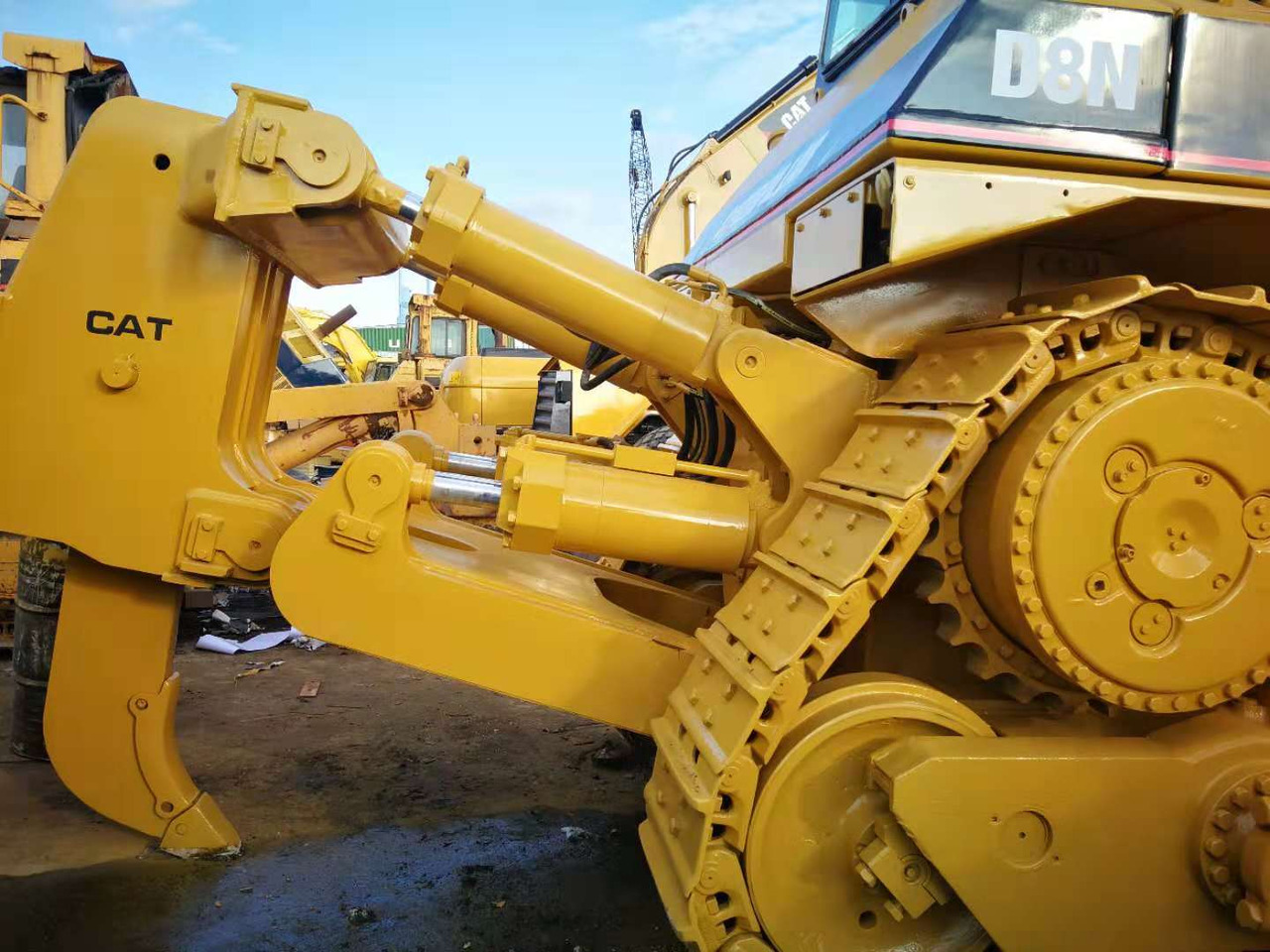 CATERPILLAR D8N - Pyöräkuormaaja: kuva CATERPILLAR D8N - Pyöräkuormaaja CATERPILLAR D8N - Pyöräkuormaaja: kuva CATERPILLAR D8N - Pyöräkuormaaja