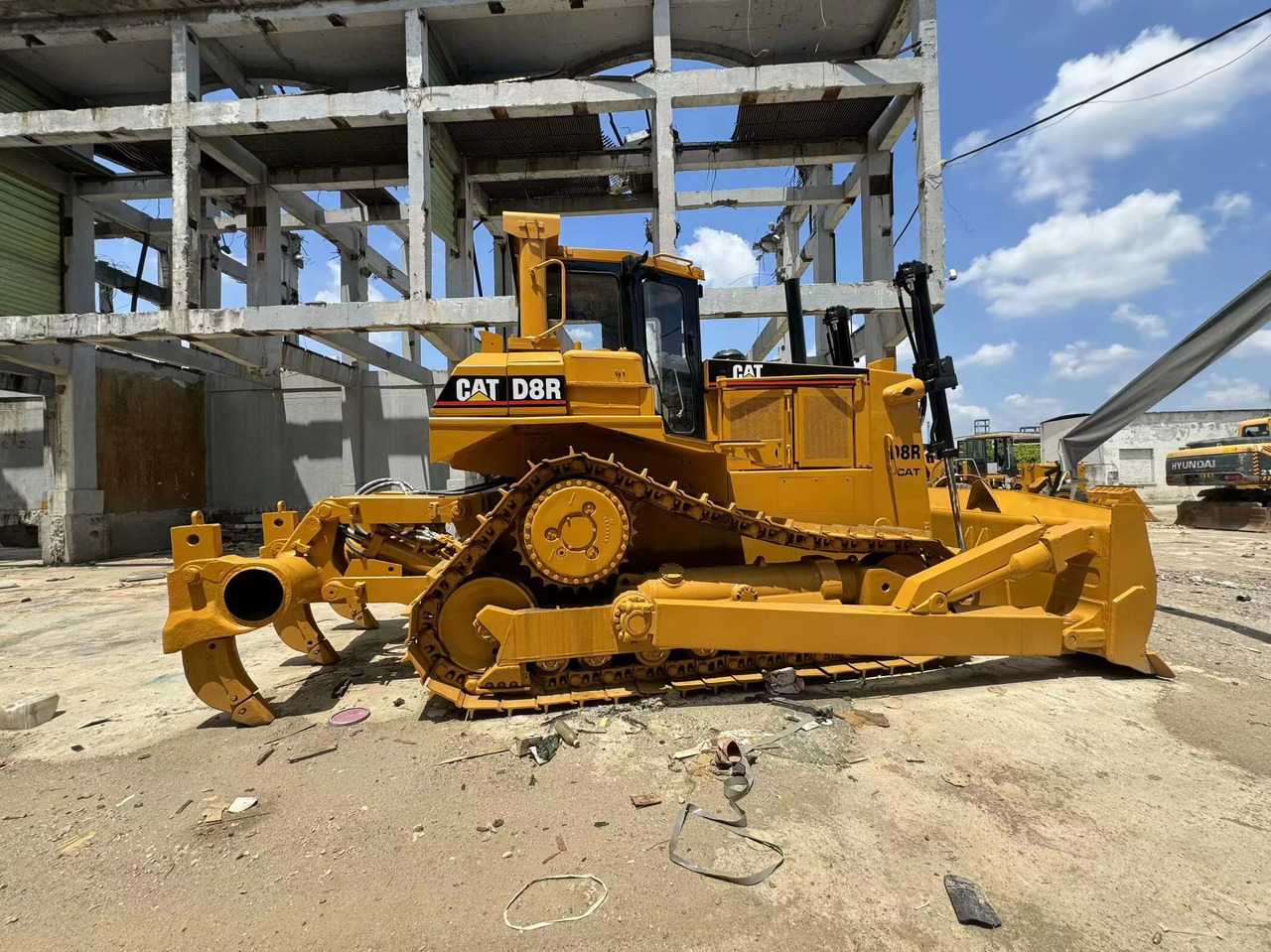CATERPILLAR D8R Bulldozer Click for Discount - Puskutraktori: kuva CATERPILLAR D8R Bulldozer Click for Discount - Puskutraktori CATERPILLAR D8R Bulldozer Click for Discount - Puskutraktori: kuva CATERPILLAR D8R Bulldozer Click for Discount - Puskutraktori