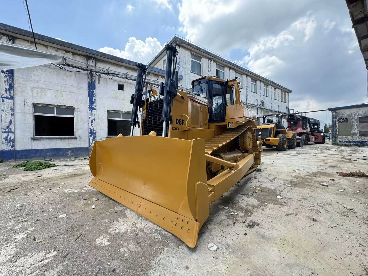 CATERPILLAR D8R Bulldozer Click for Discount - Puskutraktori: kuva CATERPILLAR D8R Bulldozer Click for Discount - Puskutraktori CATERPILLAR D8R Bulldozer Click for Discount - Puskutraktori: kuva CATERPILLAR D8R Bulldozer Click for Discount - Puskutraktori