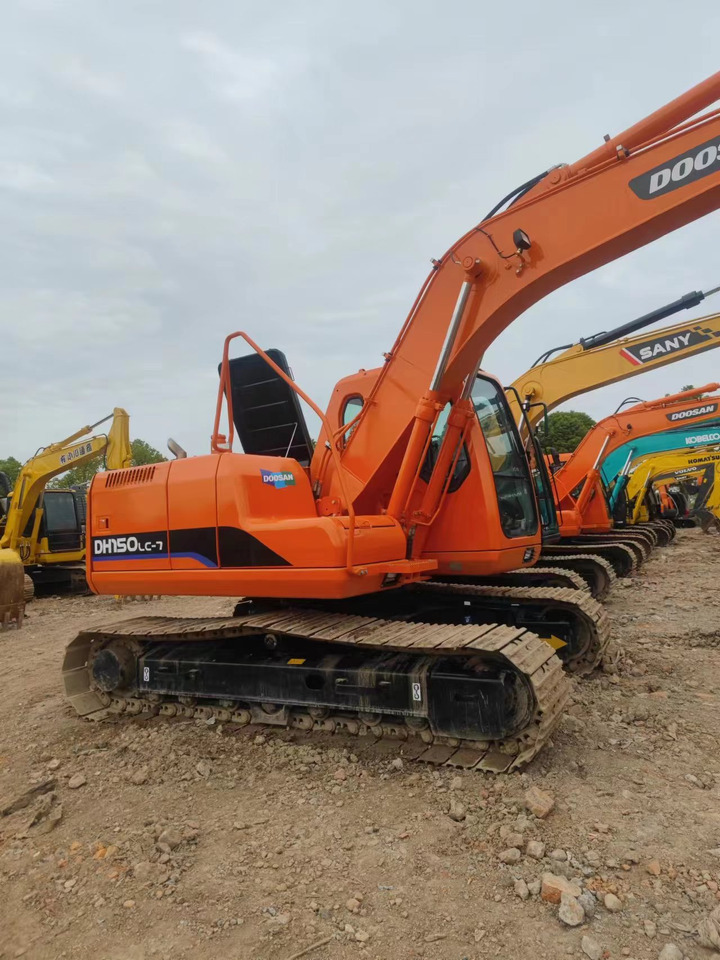 DOOSAN DH150LC-7 Crawler Excavator - Telakaivukone: kuva DOOSAN DH150LC-7 Crawler Excavator - Telakaivukone DOOSAN DH150LC-7 Crawler Excavator - Telakaivukone: kuva DOOSAN DH150LC-7 Crawler Excavator - Telakaivukone
