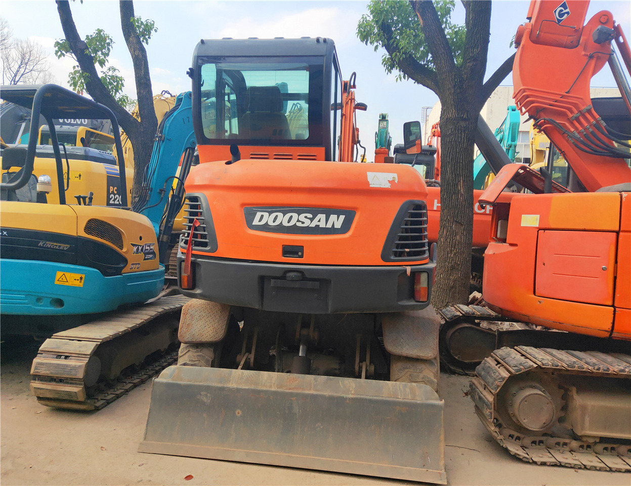 DOOSAN Mini Excavator DX60W Click Here for Discount - Minikuormaaja: kuva DOOSAN Mini Excavator DX60W Click Here for Discount - Minikuormaaja DOOSAN Mini Excavator DX60W Click Here for Discount - Minikuormaaja: kuva DOOSAN Mini Excavator DX60W Click Here for Discount - Minikuormaaja