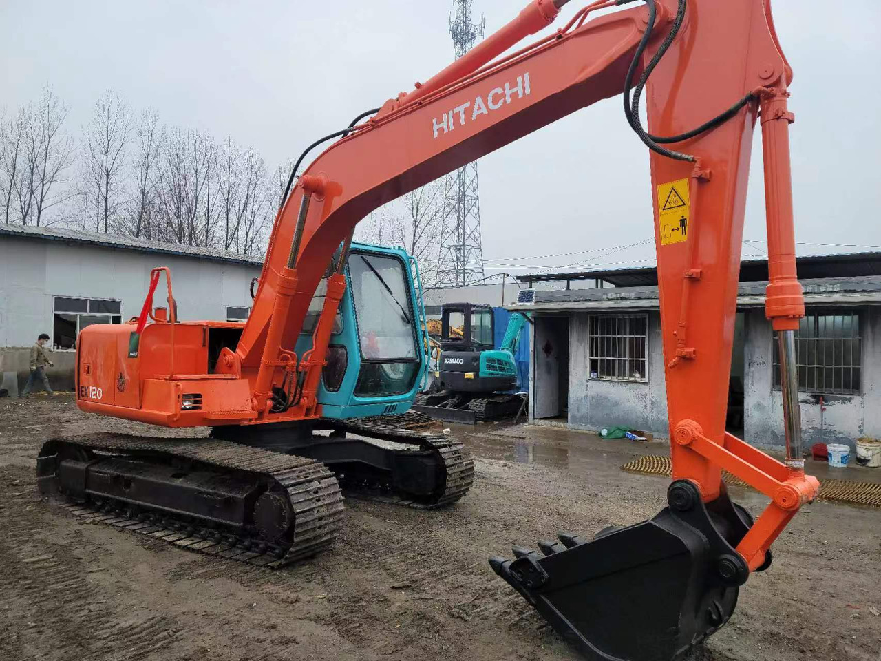 HITACHI EX120-3 - Telakaivukone: kuva HITACHI EX120-3 - Telakaivukone HITACHI EX120-3 - Telakaivukone: kuva HITACHI EX120-3 - Telakaivukone