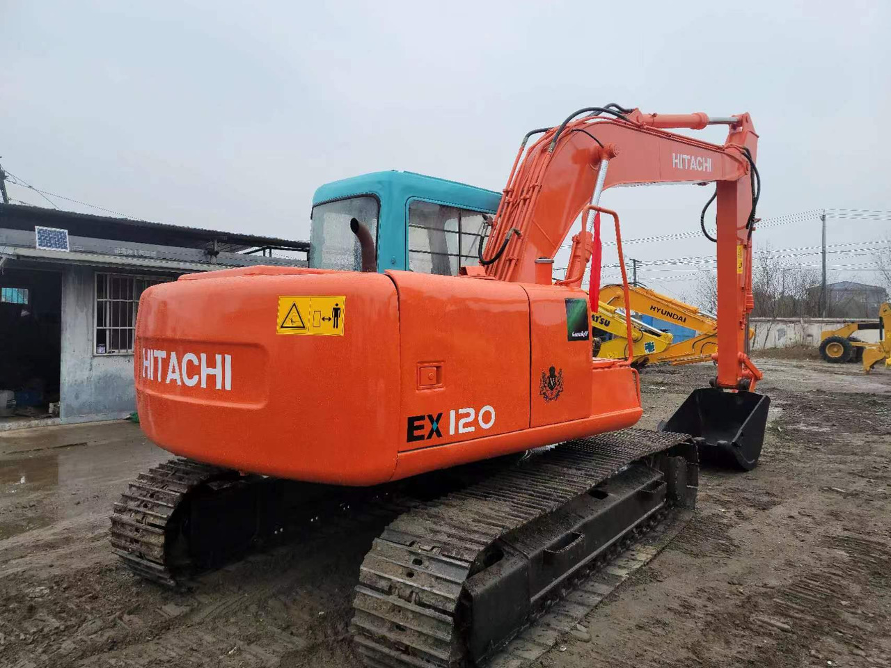 HITACHI EX120-3 - Telakaivukone: kuva HITACHI EX120-3 - Telakaivukone HITACHI EX120-3 - Telakaivukone: kuva HITACHI EX120-3 - Telakaivukone