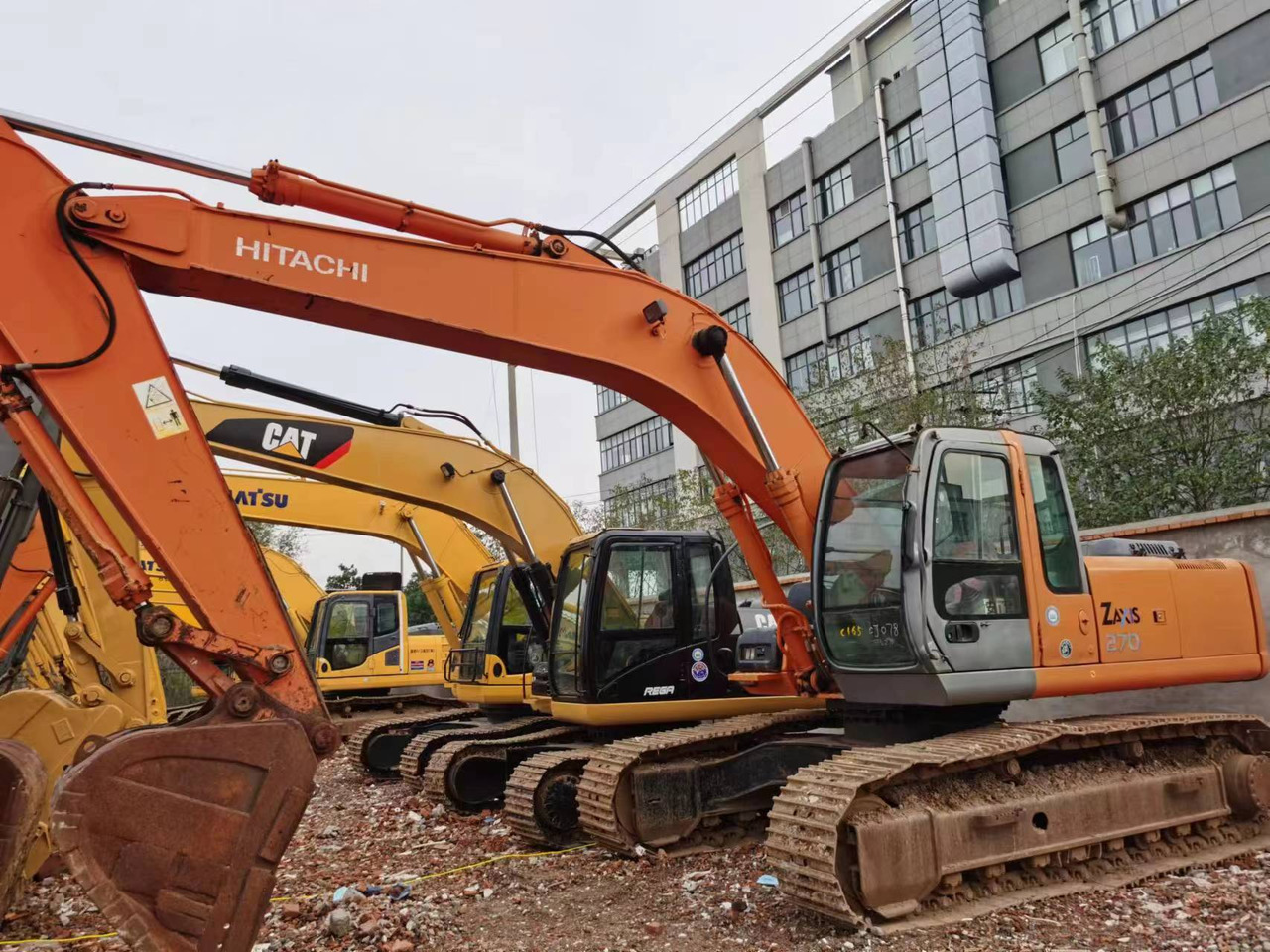 HITACHI ZX270 - Telakaivukone: kuva HITACHI ZX270 - Telakaivukone HITACHI ZX270 - Telakaivukone: kuva HITACHI ZX270 - Telakaivukone