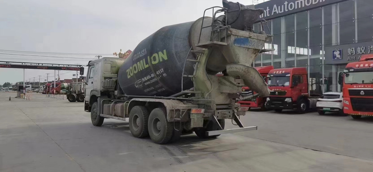 HOWO 6*4 Cement Mixer Truck - Betoniauto: kuva HOWO 6*4 Cement Mixer Truck - Betoniauto HOWO 6*4 Cement Mixer Truck - Betoniauto: kuva HOWO 6*4 Cement Mixer Truck - Betoniauto