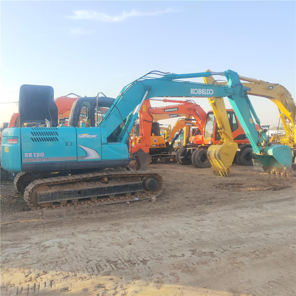 KOBELCO SK130 - Telakaivukone: kuva KOBELCO SK130 - Telakaivukone KOBELCO SK130 - Telakaivukone: kuva KOBELCO SK130 - Telakaivukone