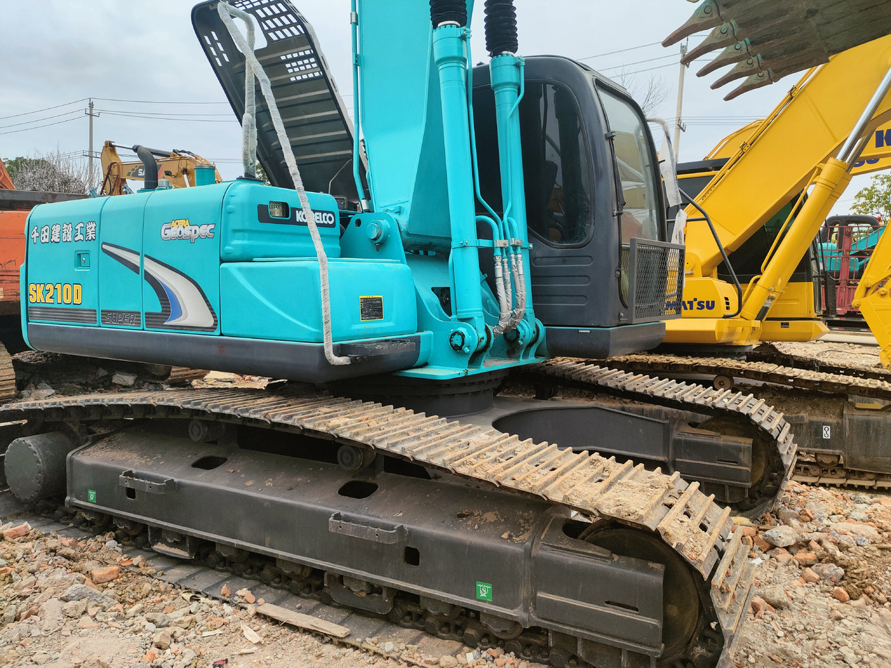 KOBELCO SK210D - Telakaivukone: kuva KOBELCO SK210D - Telakaivukone KOBELCO SK210D - Telakaivukone: kuva KOBELCO SK210D - Telakaivukone