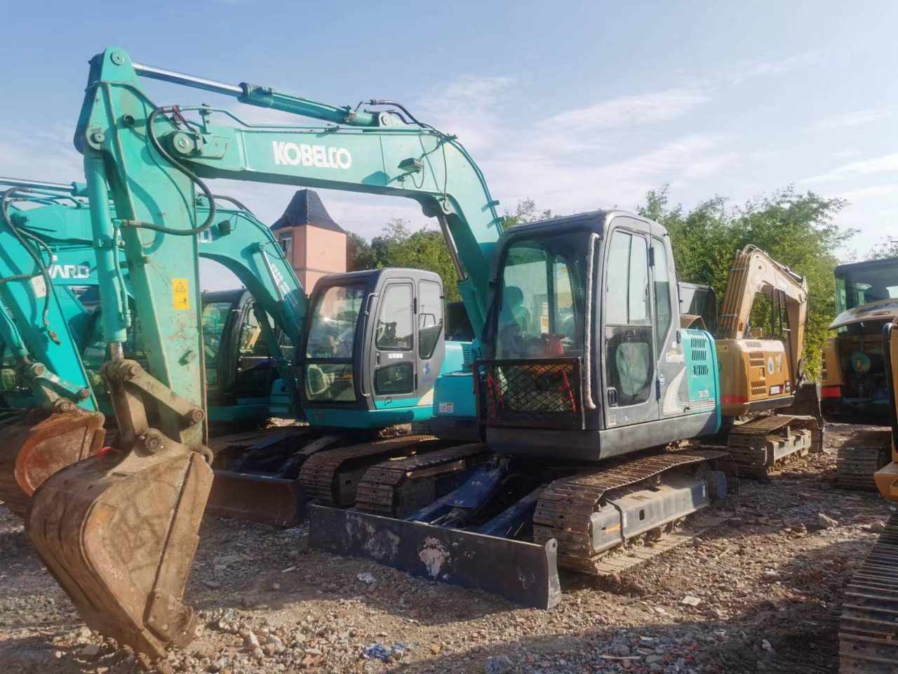 KOBELCO SK75-8 - Telakaivukone: kuva KOBELCO SK75-8 - Telakaivukone KOBELCO SK75-8 - Telakaivukone: kuva KOBELCO SK75-8 - Telakaivukone