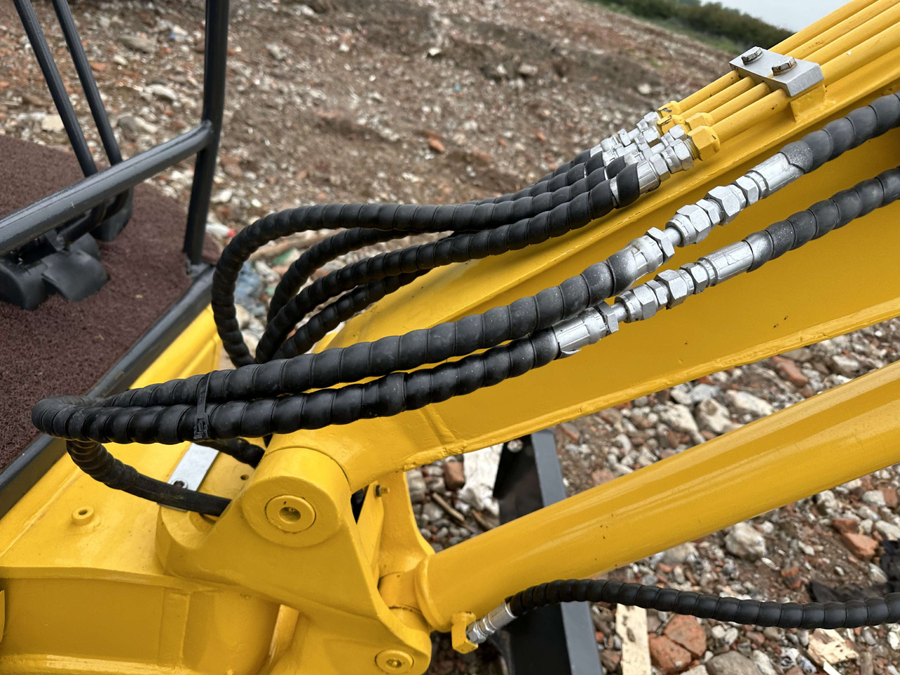 KOMATSU Mini Excavator - Minikuormaaja: kuva KOMATSU Mini Excavator - Minikuormaaja KOMATSU Mini Excavator - Minikuormaaja: kuva KOMATSU Mini Excavator - Minikuormaaja