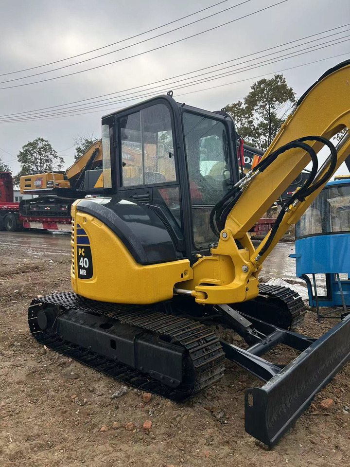 KOMATSU Mini Excavator PC40 With Enclosed Cab - Minikuormaaja: kuva KOMATSU Mini Excavator PC40 With Enclosed Cab - Minikuormaaja KOMATSU Mini Excavator PC40 With Enclosed Cab - Minikuormaaja: kuva KOMATSU Mini Excavator PC40 With Enclosed Cab - Minikuormaaja