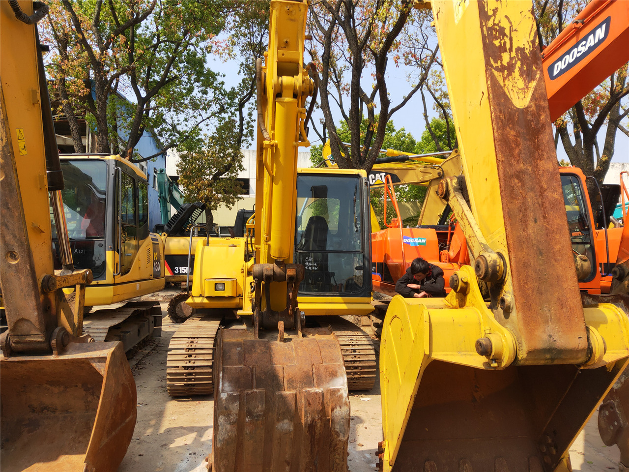 KOMATSU PC60 Mini Excavator - Minikuormaaja: kuva KOMATSU PC60 Mini Excavator - Minikuormaaja KOMATSU PC60 Mini Excavator - Minikuormaaja: kuva KOMATSU PC60 Mini Excavator - Minikuormaaja