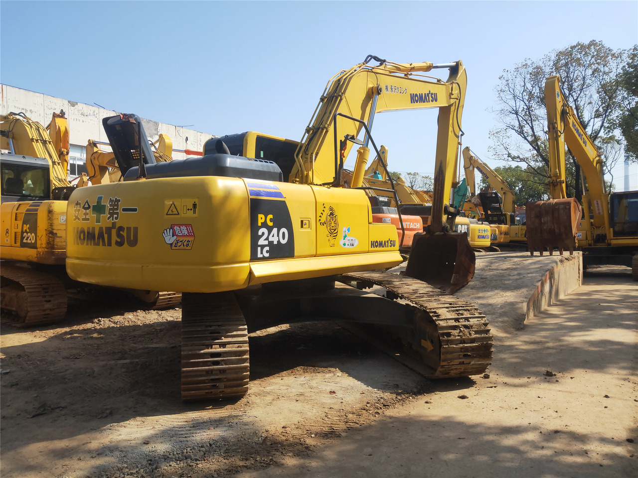 Komatsu Crawler Excavator PC240-8 - Telakaivukone: kuva Komatsu Crawler Excavator PC240-8 - Telakaivukone Komatsu Crawler Excavator PC240-8 - Telakaivukone: kuva Komatsu Crawler Excavator PC240-8 - Telakaivukone