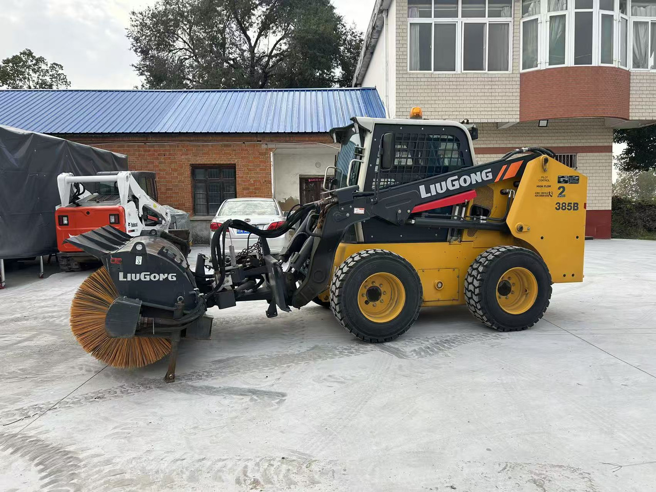Liugong 385B Skid Steer Loader Click for Discount - Liukuohjattu kuormaaja: kuva Liugong 385B Skid Steer Loader Click for Discount - Liukuohjattu kuormaaja Liugong 385B Skid Steer Loader Click for Discount - Liukuohjattu kuormaaja: kuva Liugong 385B Skid Steer Loader Click for Discount - Liukuohjattu kuormaaja