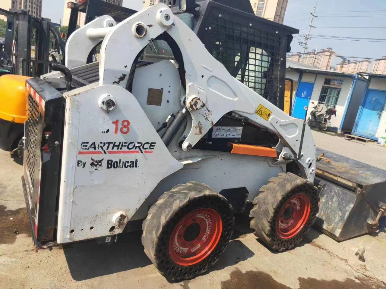 BOBCAT Skid Steer Loader S18 - Rakennuskoneet: kuva BOBCAT Skid Steer Loader S18 - Rakennuskoneet BOBCAT Skid Steer Loader S18 - Rakennuskoneet: kuva BOBCAT Skid Steer Loader S18 - Rakennuskoneet