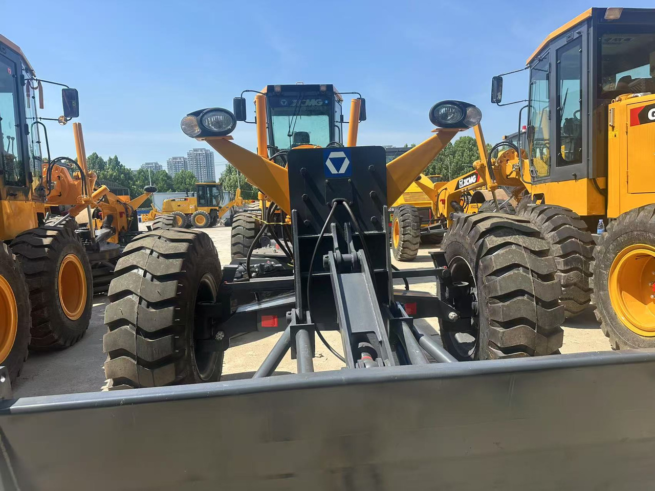 XCMG XCMG GR2153 Grader 2024 New Condition - Rakennuskoneet: kuva XCMG XCMG GR2153 Grader 2024 New Condition - Rakennuskoneet XCMG XCMG GR2153 Grader 2024 New Condition - Rakennuskoneet: kuva XCMG XCMG GR2153 Grader 2024 New Condition - Rakennuskoneet