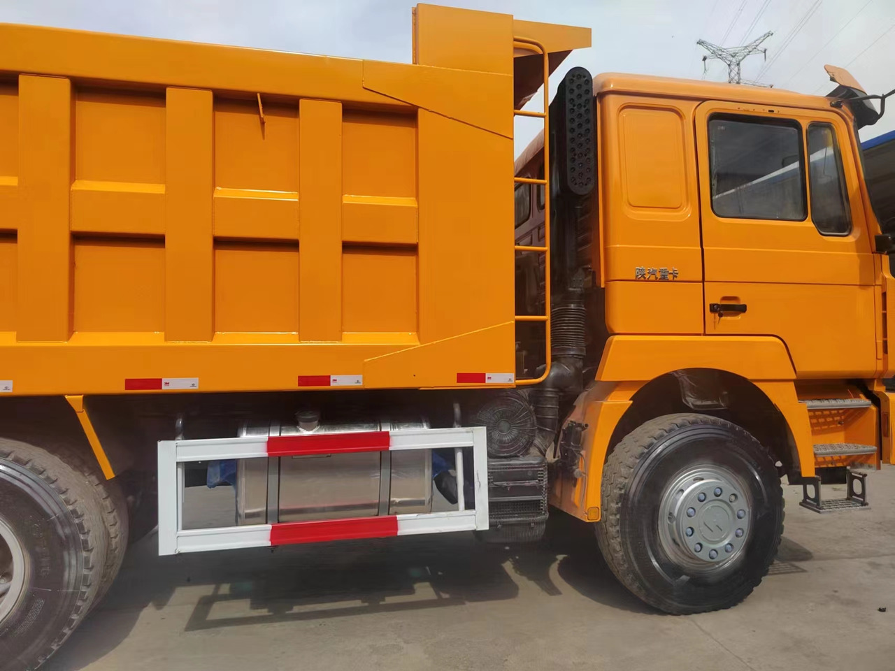 SHACMAN F3000 6X4 CLICK HERE FOR DISCOUNT - Kippiauto kuorma-auto: kuva SHACMAN F3000 6X4 CLICK HERE FOR DISCOUNT - Kippiauto kuorma-auto SHACMAN F3000 6X4 CLICK HERE FOR DISCOUNT - Kippiauto kuorma-auto: kuva SHACMAN F3000 6X4 CLICK HERE FOR DISCOUNT - Kippiauto kuorma-auto