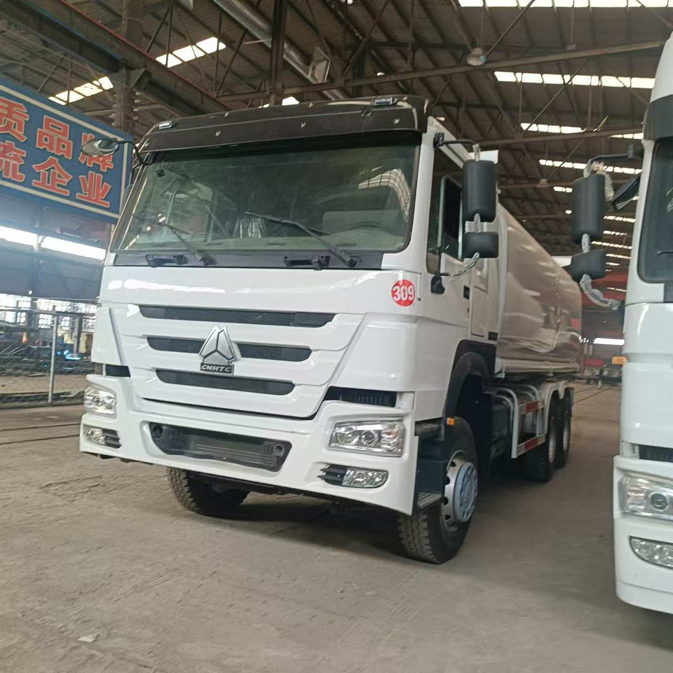 SINOTRUK HOWO 371 - Säiliöauto: kuva SINOTRUK HOWO 371 - Säiliöauto SINOTRUK HOWO 371 - Säiliöauto: kuva SINOTRUK HOWO 371 - Säiliöauto