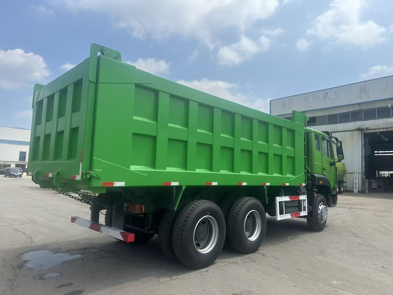 Kippiauto kuorma-auto SINOTRUK HOWO 6x4 Dump Truck Click for Discount: kuva Kippiauto kuorma-auto SINOTRUK HOWO 6x4 Dump Truck Click for Discount