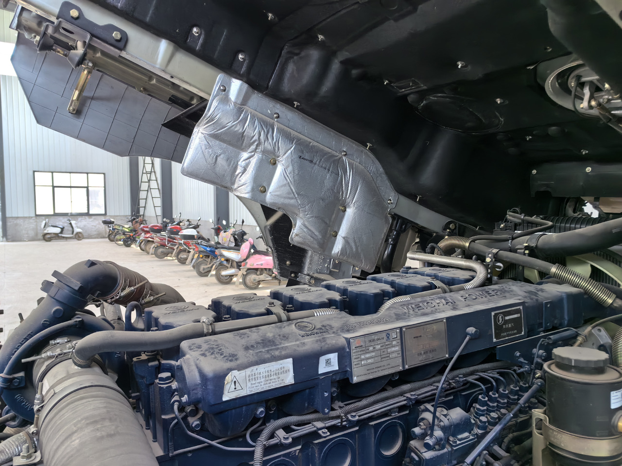 Shacman 340HP H3000 6x4 Tractor Click for Discount - Kippiauto kuorma-auto: kuva Shacman 340HP H3000 6x4 Tractor Click for Discount - Kippiauto kuorma-auto Shacman 340HP H3000 6x4 Tractor Click for Discount - Kippiauto kuorma-auto: kuva Shacman 340HP H3000 6x4 Tractor Click for Discount - Kippiauto kuorma-auto