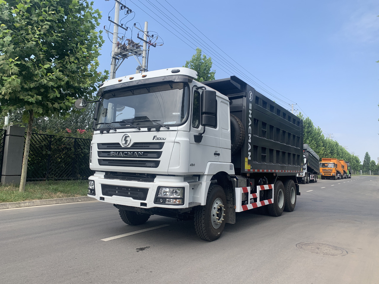 Shacman 6*4 Dump Truck New Brand Click for Discount - Kippiauto kuorma-auto: kuva Shacman 6*4 Dump Truck New Brand Click for Discount - Kippiauto kuorma-auto Shacman 6*4 Dump Truck New Brand Click for Discount - Kippiauto kuorma-auto: kuva Shacman 6*4 Dump Truck New Brand Click for Discount - Kippiauto kuorma-auto