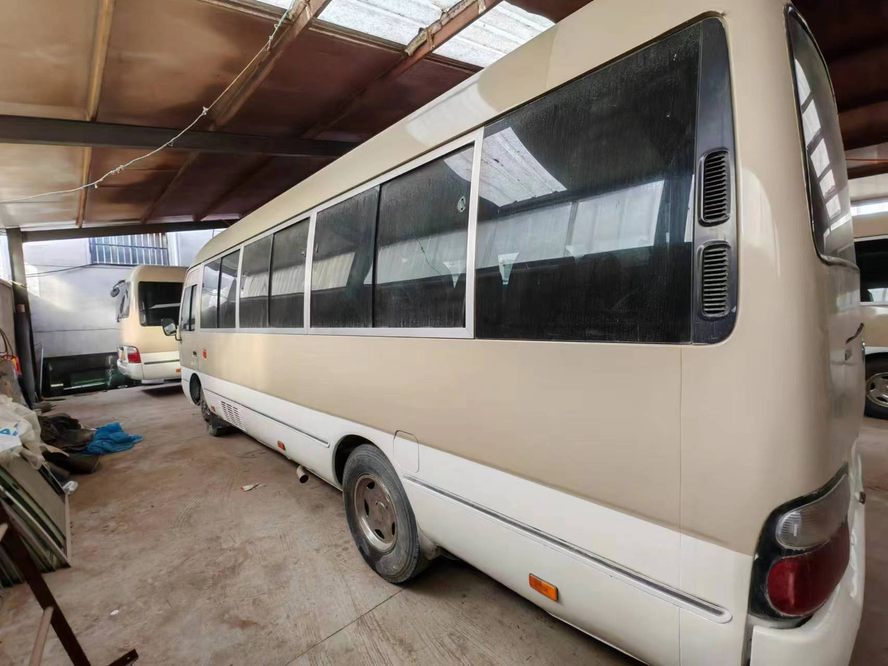 TOYOTA Coach Mini Bus 26 Seats Click Here for Discount - Turistibussi: kuva TOYOTA Coach Mini Bus 26 Seats Click Here for Discount - Turistibussi TOYOTA Coach Mini Bus 26 Seats Click Here for Discount - Turistibussi: kuva TOYOTA Coach Mini Bus 26 Seats Click Here for Discount - Turistibussi