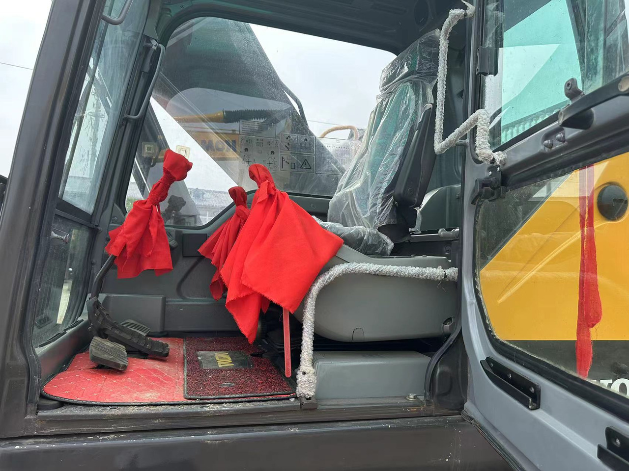 VOLVO Excavator EC240D Cilck for Discount - Telakaivukone: kuva VOLVO Excavator EC240D Cilck for Discount - Telakaivukone VOLVO Excavator EC240D Cilck for Discount - Telakaivukone: kuva VOLVO Excavator EC240D Cilck for Discount - Telakaivukone