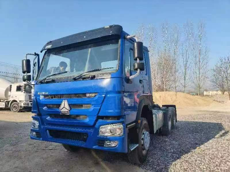SINOTRUK HOWO 6x4 Tractor Unit Click for Discount - Vetopöytäauto: kuva SINOTRUK HOWO 6x4 Tractor Unit Click for Discount - Vetopöytäauto SINOTRUK HOWO 6x4 Tractor Unit Click for Discount - Vetopöytäauto: kuva SINOTRUK HOWO 6x4 Tractor Unit Click for Discount - Vetopöytäauto