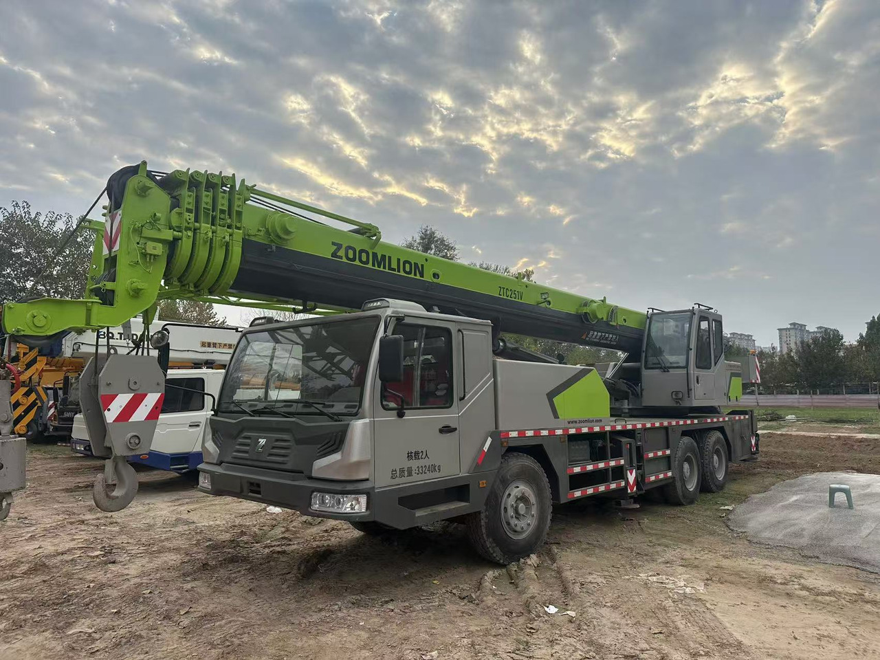 ZOOMLION Crane ZTC251V 25Ton - Nosturi: kuva ZOOMLION Crane ZTC251V 25Ton - Nosturi ZOOMLION Crane ZTC251V 25Ton - Nosturi: kuva ZOOMLION Crane ZTC251V 25Ton - Nosturi