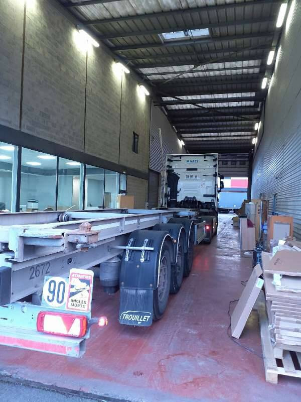 Semi-remorque 3 Essieux 38 TONNES CHARIOT COULISSANT - Konttialus/ Vaihtokuormatilat puoliperävaunu: kuva Semi-remorque 3 Essieux 38 TONNES CHARIOT COULISSANT - Konttialus/ Vaihtokuormatilat puoliperävaunu Semi-remorque 3 Essieux 38 TONNES CHARIOT COULISSANT - Konttialus/ Vaihtokuormatilat puoliperävaunu: kuva Semi-remorque 3 Essieux 38 TONNES CHARIOT COULISSANT - Konttialus/ Vaihtokuormatilat puoliperävaunu