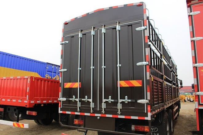 FAW FAW J6P Livestock Truck for Sale in Uganda - Eläinten kuljetus kuorma-auto: kuva FAW FAW J6P Livestock Truck for Sale in Uganda - Eläinten kuljetus kuorma-auto FAW FAW J6P Livestock Truck for Sale in Uganda - Eläinten kuljetus kuorma-auto: kuva FAW FAW J6P Livestock Truck for Sale in Uganda - Eläinten kuljetus kuorma-auto