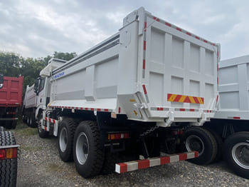 SHACMAN Shacman Tipper Truck for Sale in Jamaica - Kuorma-auto: kuva SHACMAN Shacman Tipper Truck for Sale in Jamaica - Kuorma-auto SHACMAN Shacman Tipper Truck for Sale in Jamaica - Kuorma-auto: kuva SHACMAN Shacman Tipper Truck for Sale in Jamaica - Kuorma-auto