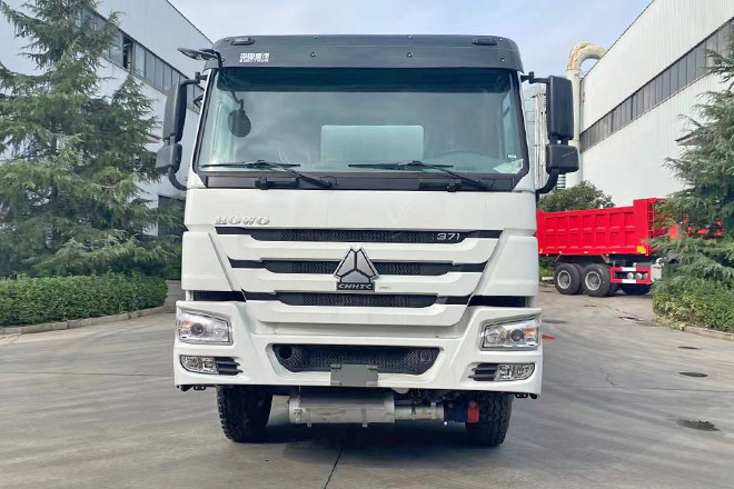 SINOTRUK Howo 371 Petrol Tank Truck Price for Sale in Saudi Arabia - Säiliöauto: kuva SINOTRUK Howo 371 Petrol Tank Truck Price for Sale in Saudi Arabia - Säiliöauto SINOTRUK Howo 371 Petrol Tank Truck Price for Sale in Saudi Arabia - Säiliöauto: kuva SINOTRUK Howo 371 Petrol Tank Truck Price for Sale in Saudi Arabia - Säiliöauto